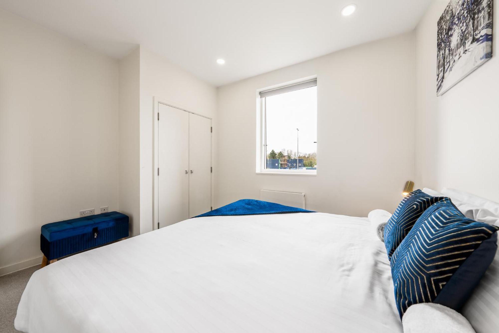 Luxury 1 Bedroom Serviced Apartment With Roof Terrace & Gym Стивънидж Екстериор снимка