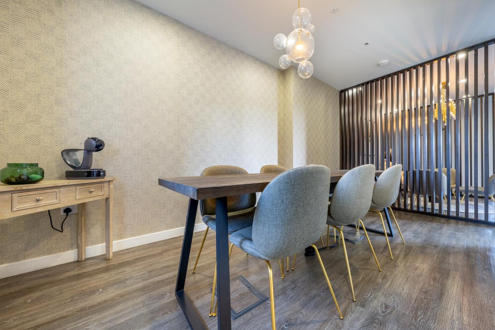 Luxury 1 Bedroom Serviced Apartment With Roof Terrace & Gym Стивънидж Екстериор снимка